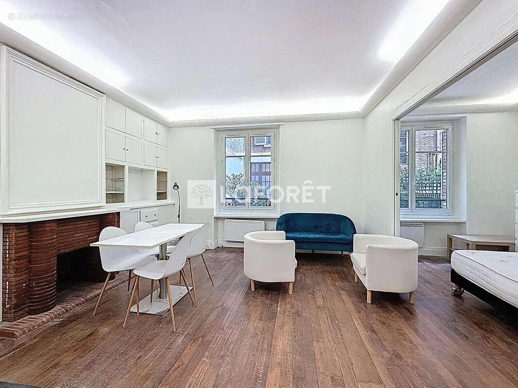 Appartement à PARIS-16E