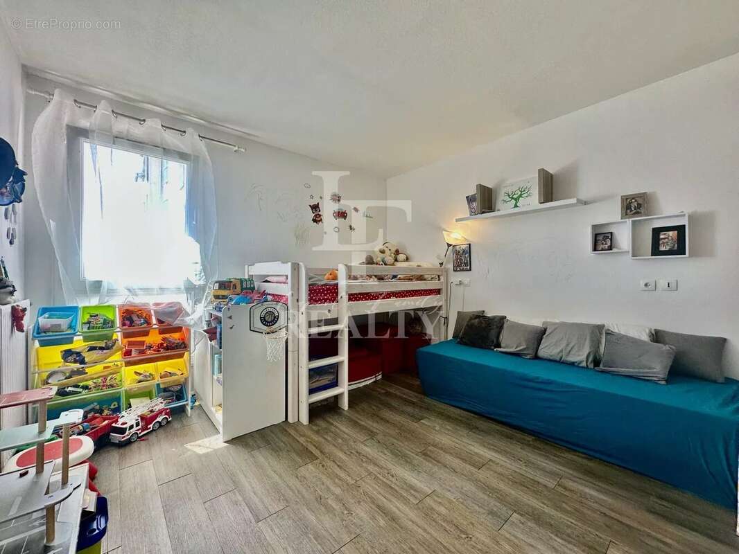 Appartement 3 pièces de 71 m² , Traversant, Loggia, Cave, garage - photo 6