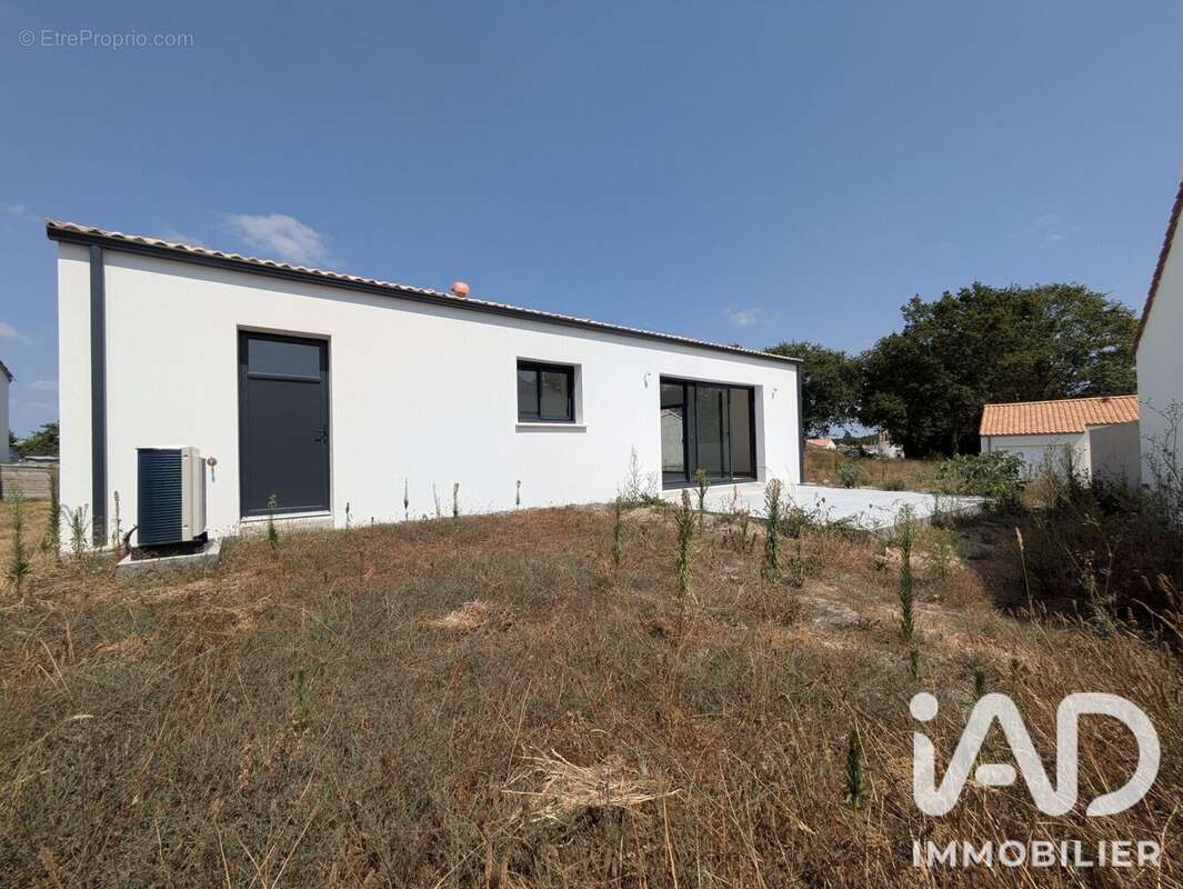 Maison 97 m² à Challans  - photo 2