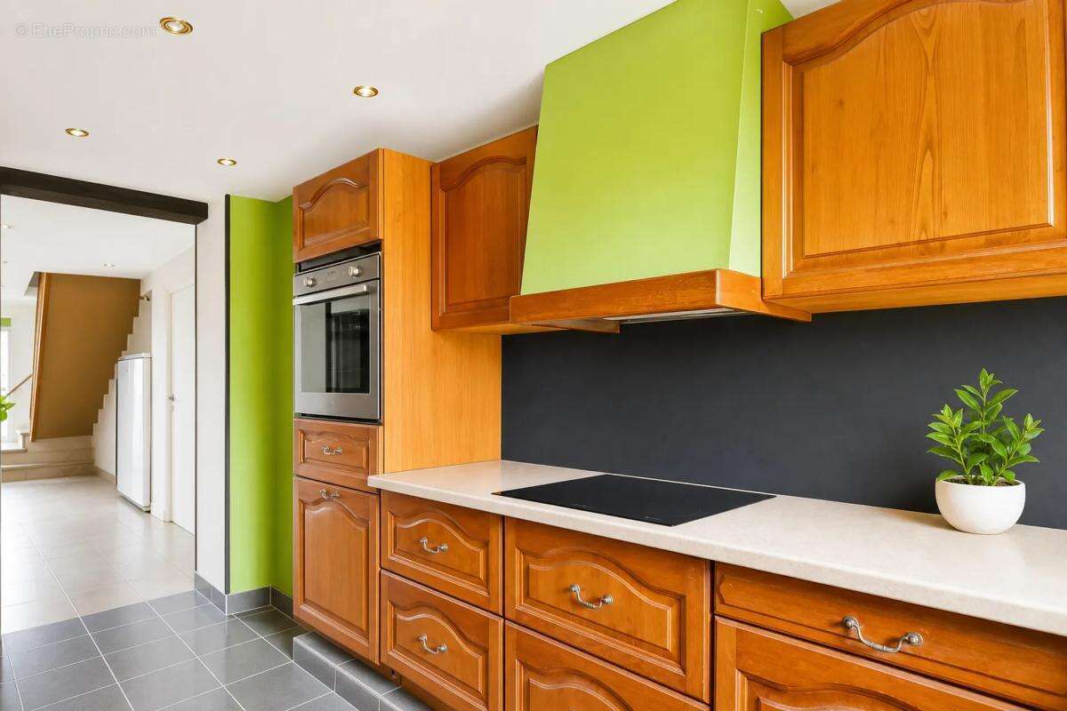Maison 7 pièces de 138,34 m² avec terrasse, cheminée et terrain - photo 2