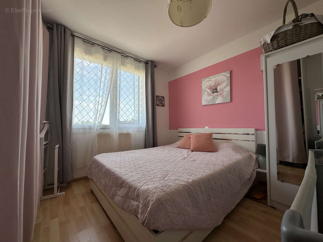 Ensemble immobilier rénové comprenant une maison principale et un gîte avec piscine - photo 7
