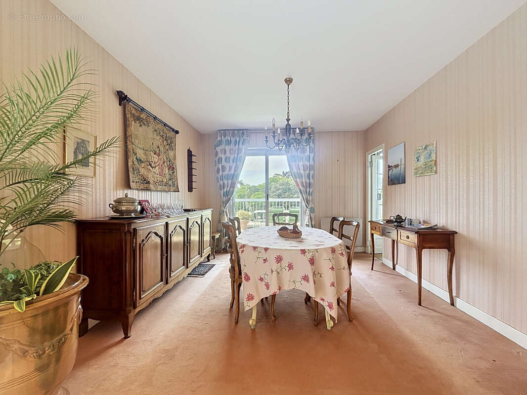 Appartement à SAINT-CYR-SUR-LOIRE