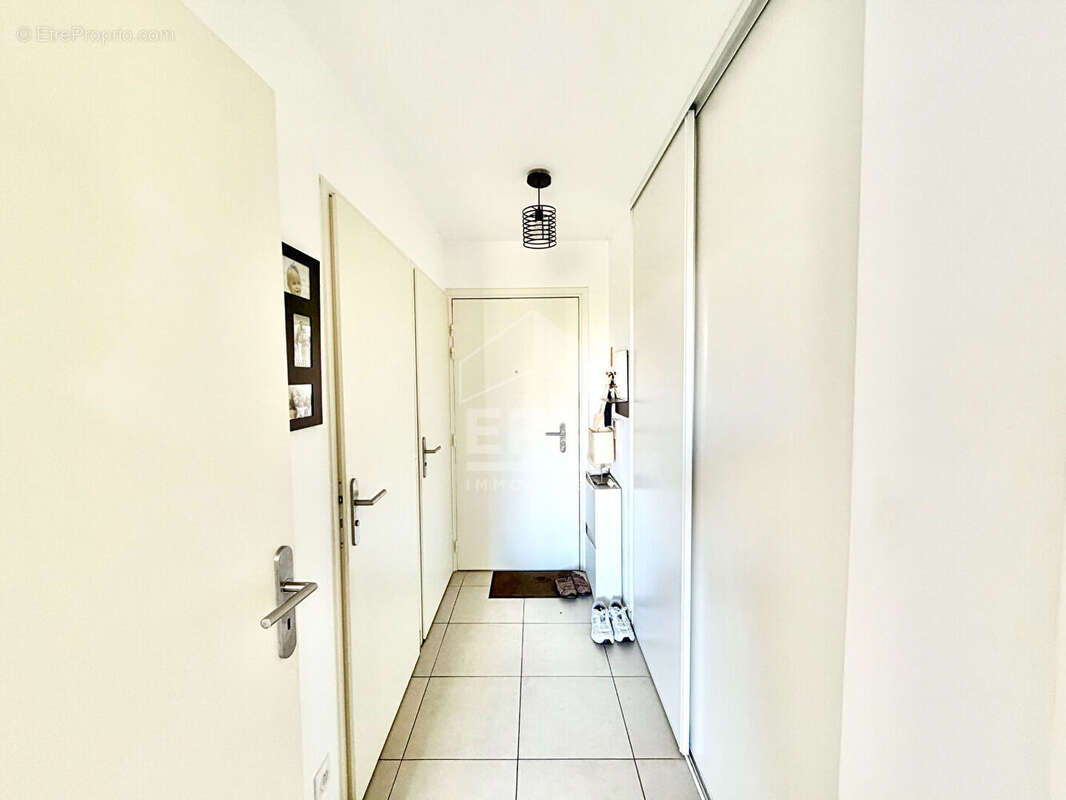 Appartement à MARSEILLE-5E