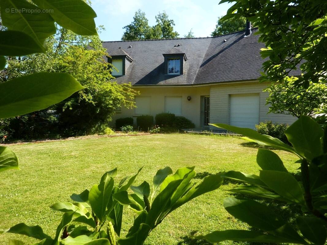 Maison à LASSAY-LES-CHATEAUX