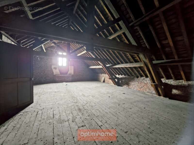 Maison à CROISILLES