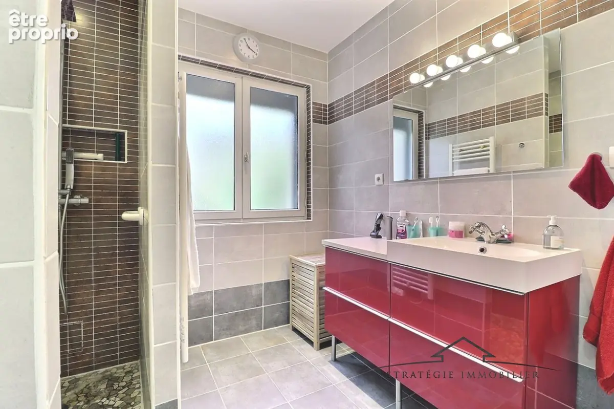 Buxy - Maison familiale avec piscine, 4 chambres et double garage - photo 8