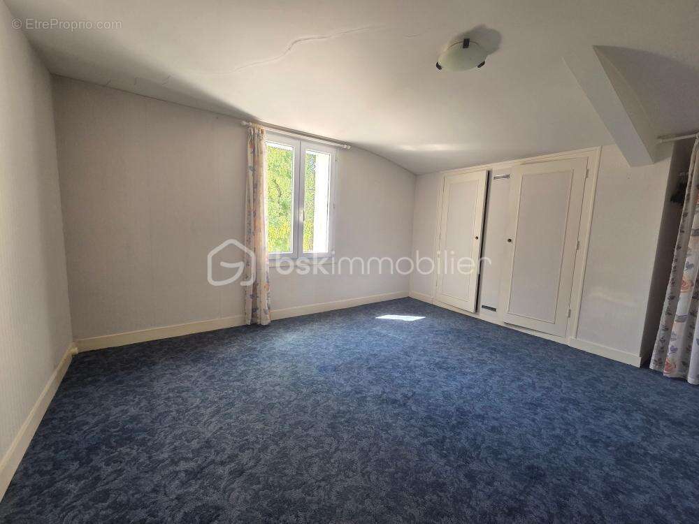 Maison à VERNOUX-EN-GATINE