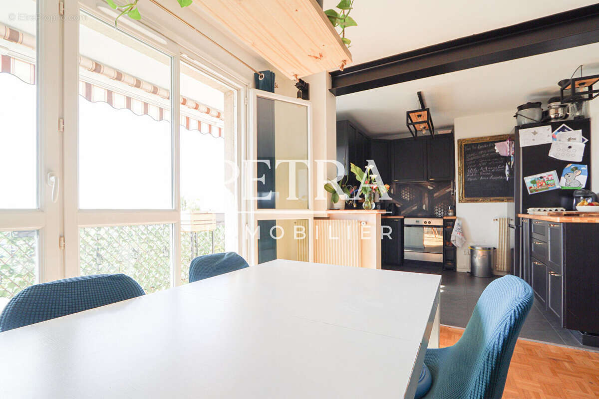 Appartement à FRESNES