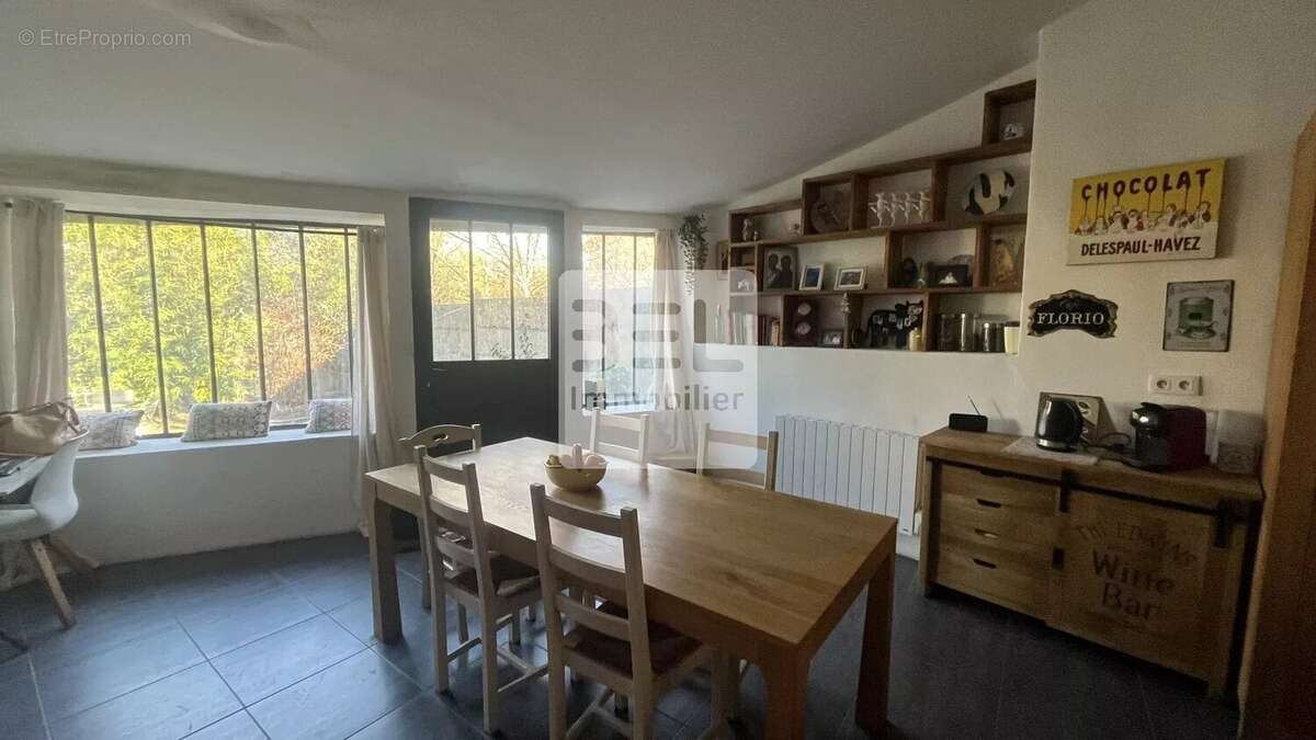 Maison à SAINT-VICTOR-LA-COSTE