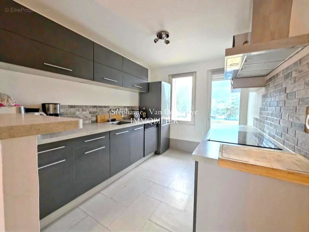Appartement - 2 chambres -  balcon et parking. - photo 3