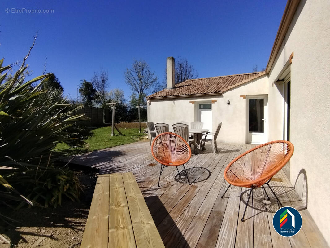 Maison à SAINTE-FLORENCE