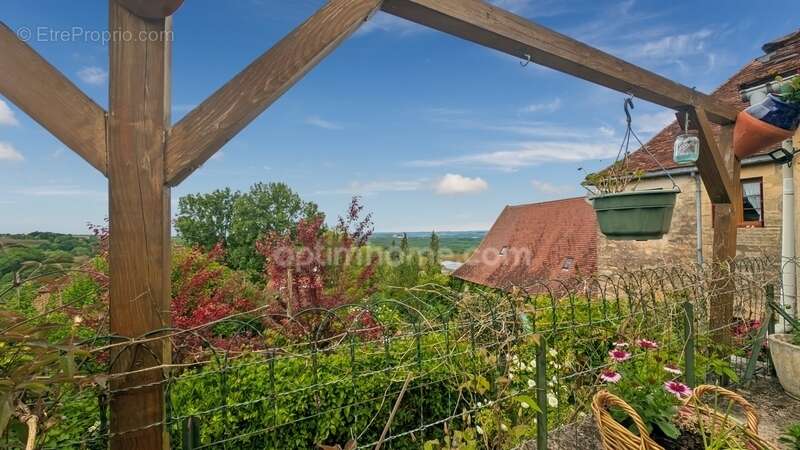 Maison à BADEFOLS-D&#039;ANS