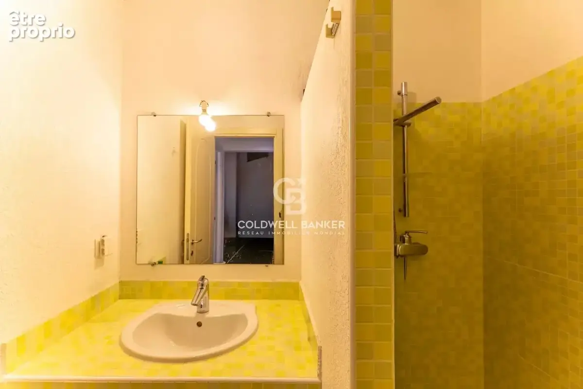 L'ile-rousse - Centre ville - Grand T4 en duplex - Cave & garage - photo 13
