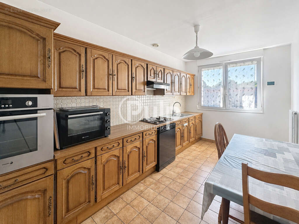 local commercial, appartement et hangar - Centre-ville de Frévent - photo 6