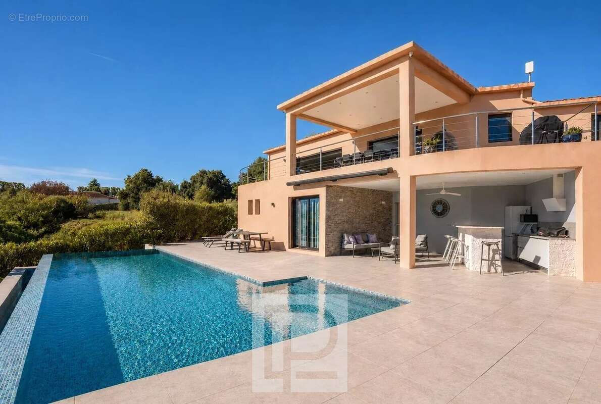 Maison à MOUGINS