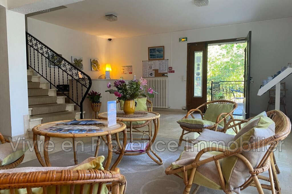 Commerce 612 m² à Cavalaire-Sur-Mer  - photo 2