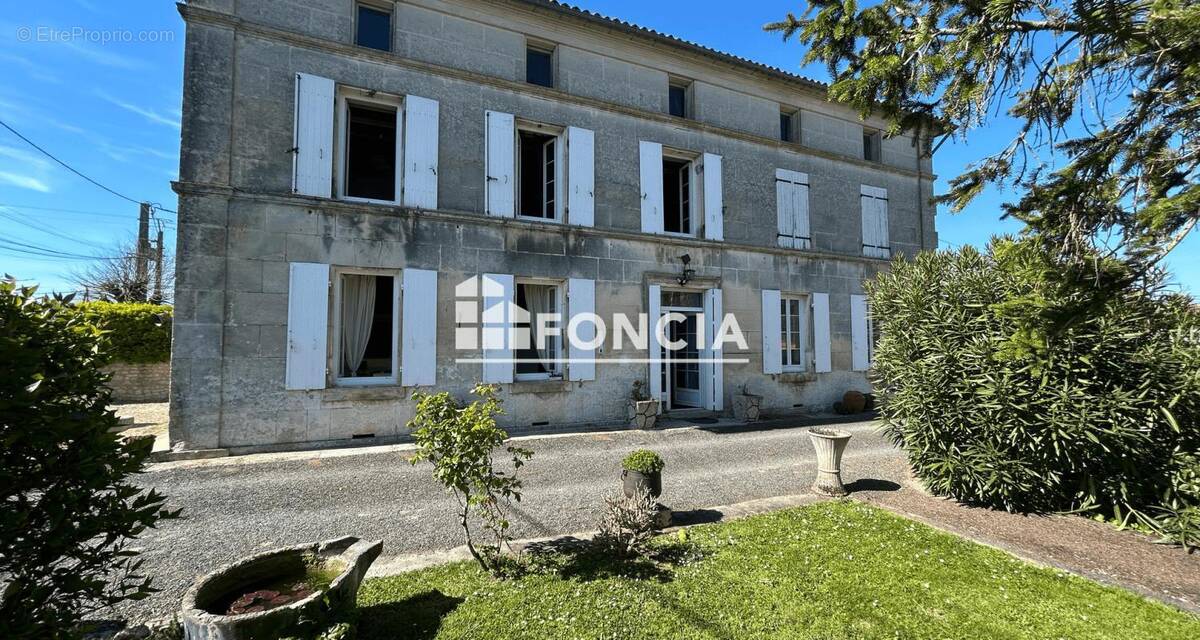 Maison à SEGONZAC