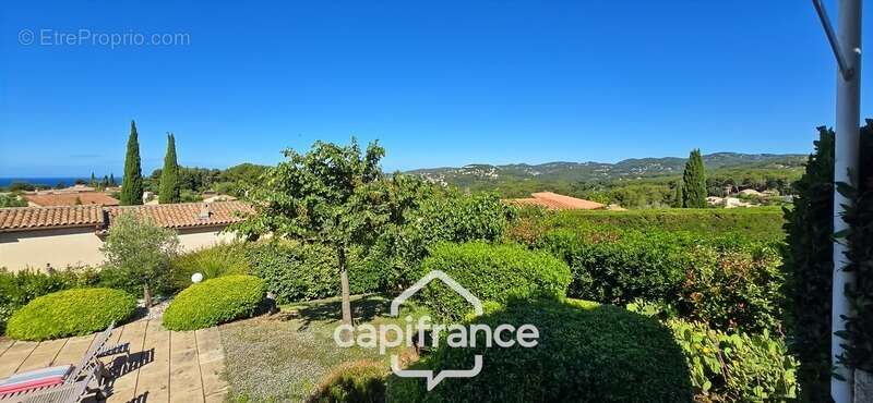 Maison à vendre 4 pièces VUE MER + Garage 55m² + Piscine SANARY SUR MER (83) - photo 9