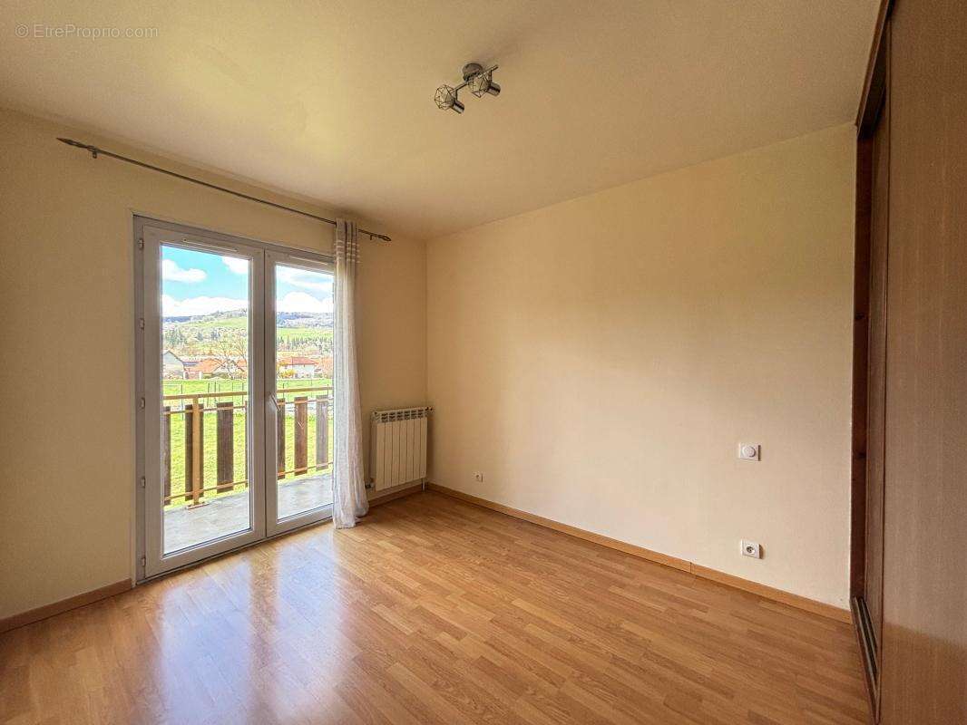 Appartement à LES ECHELLES