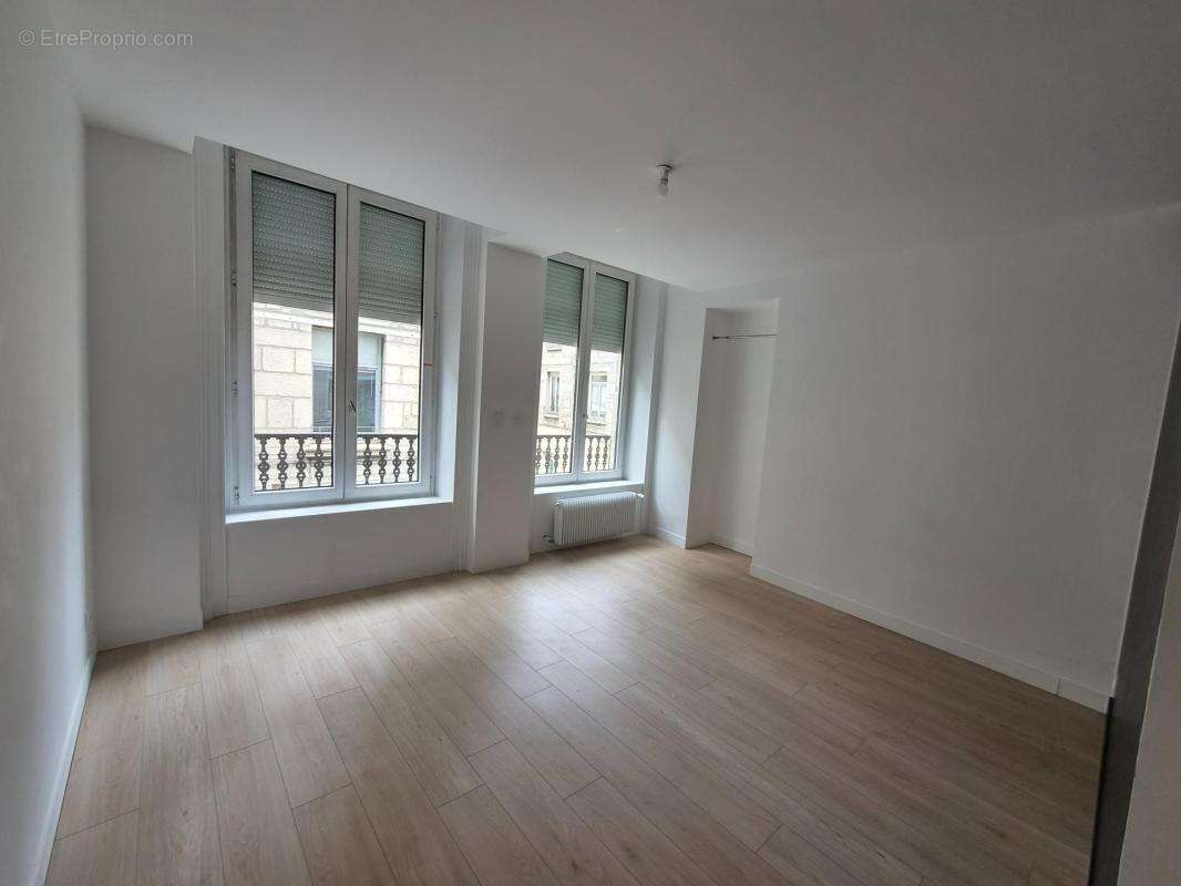 Beau T4. 25 rue Jules Ledin. Dpe C. Appartement rénové avec cachet - photo 10