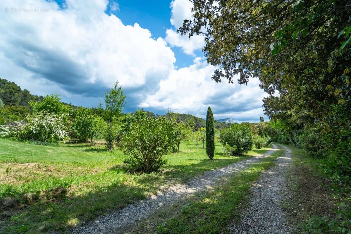 Maison à SAINT-MARC-JAUMEGARDE