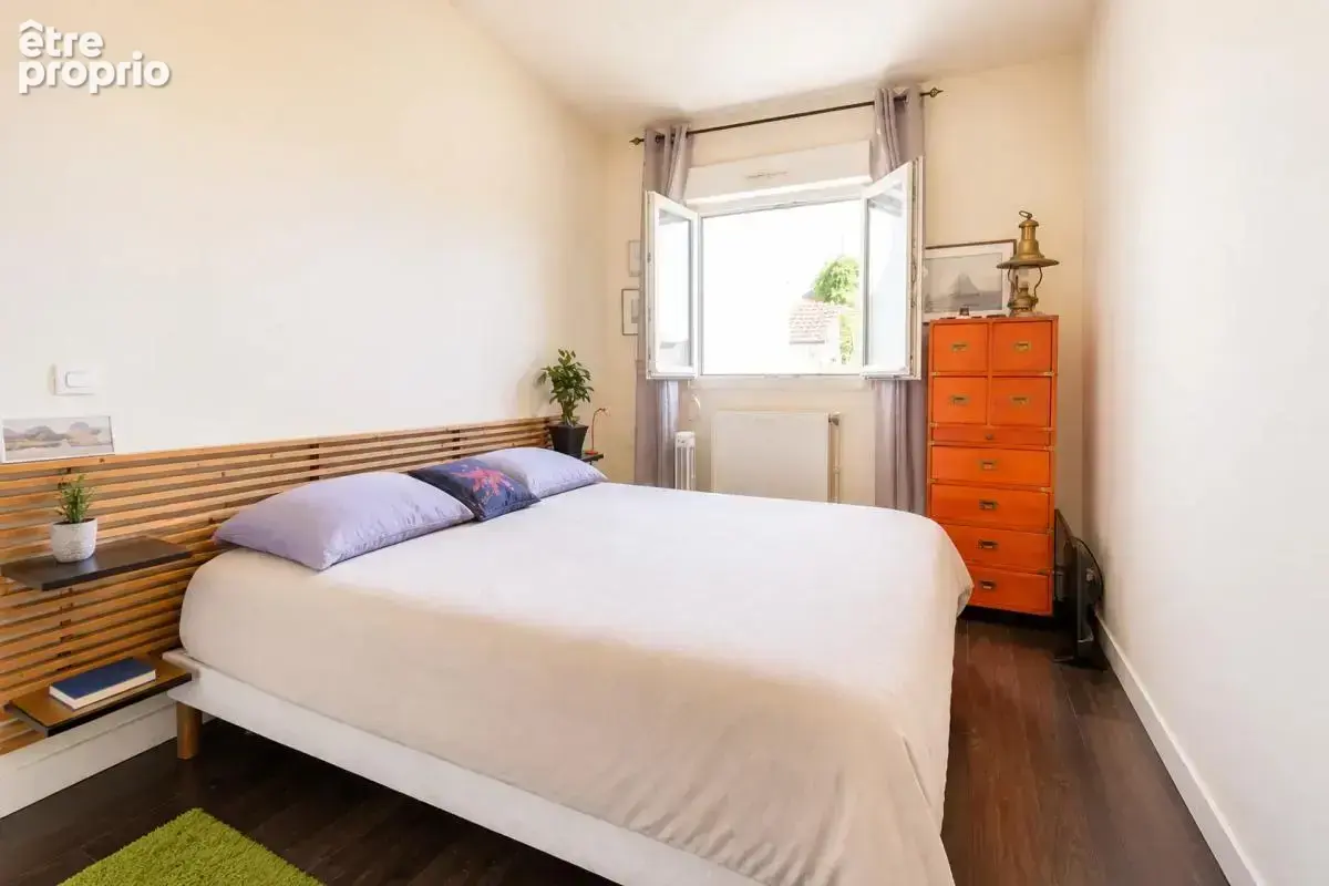 Maison familiale de 5 pièces de 161 m² à Suresnes - photo 7