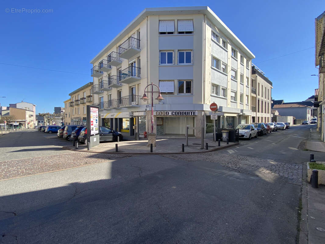 Commerce à LANNEMEZAN