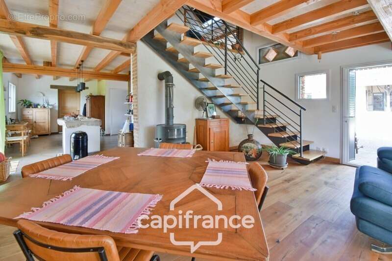 Propriété avec gîtes et chambres d’hôtes dans dépendances séparées et Maison bressane rénovée de 140 m² – Terrain 4374 m² –LOUHA - photo 49