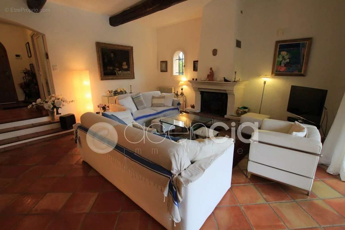 Maison à PEYMEINADE