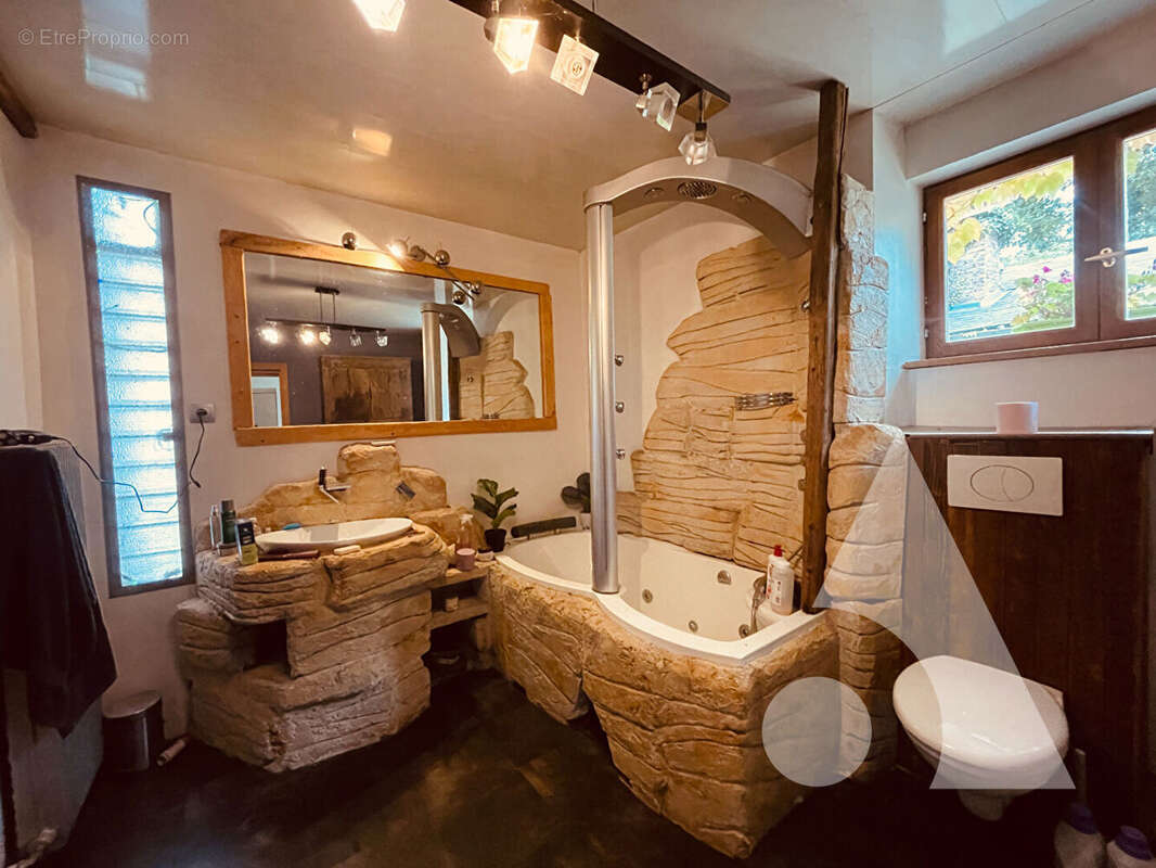 Maison à ROCHEFORT-SUR-NENON