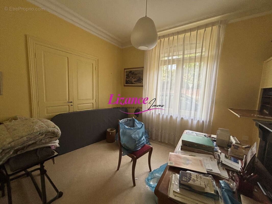 Maison 238 m² à Fins  - photo 9