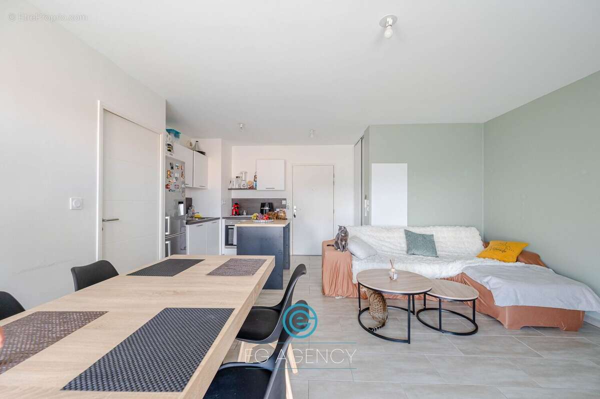 Appartement à MARSEILLE-4E