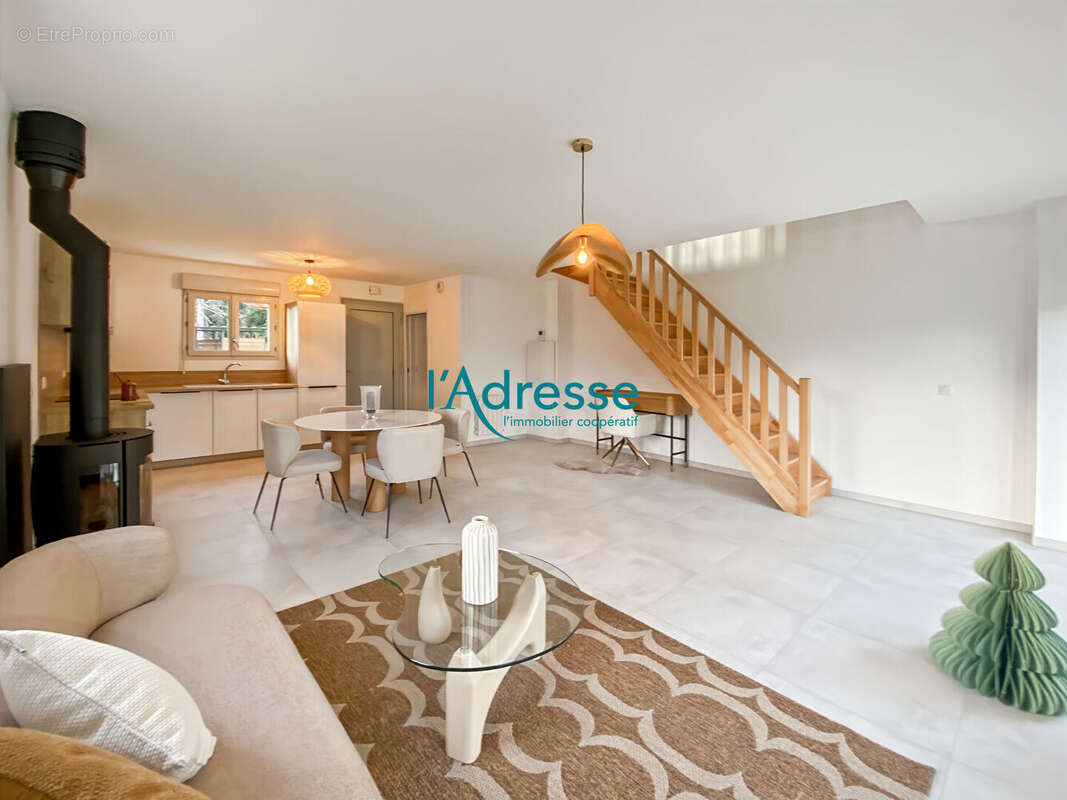 Maison à OINVILLE-SUR-MONTCIENT