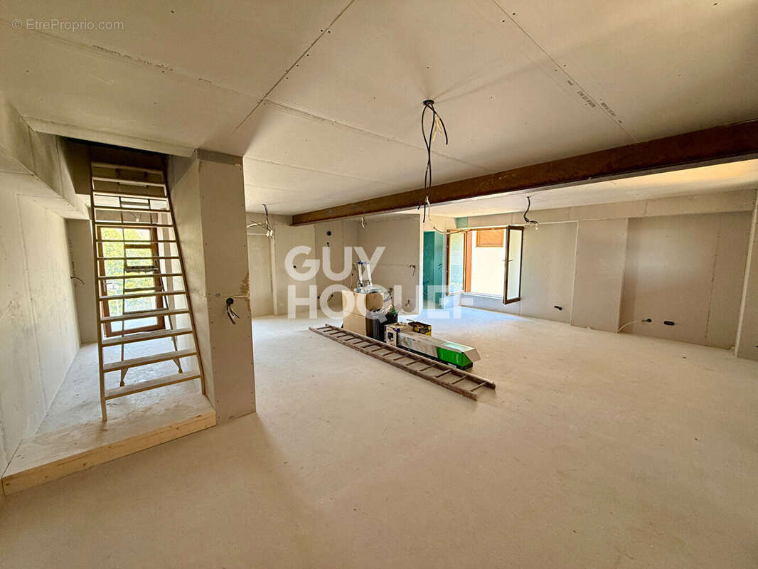 Appartement à SAINT-OFFENGE-DESSOUS