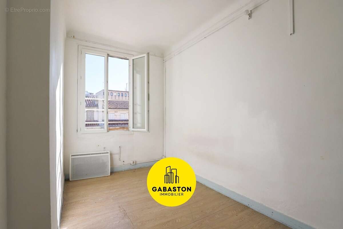 Appartement à MARSEILLE-1E