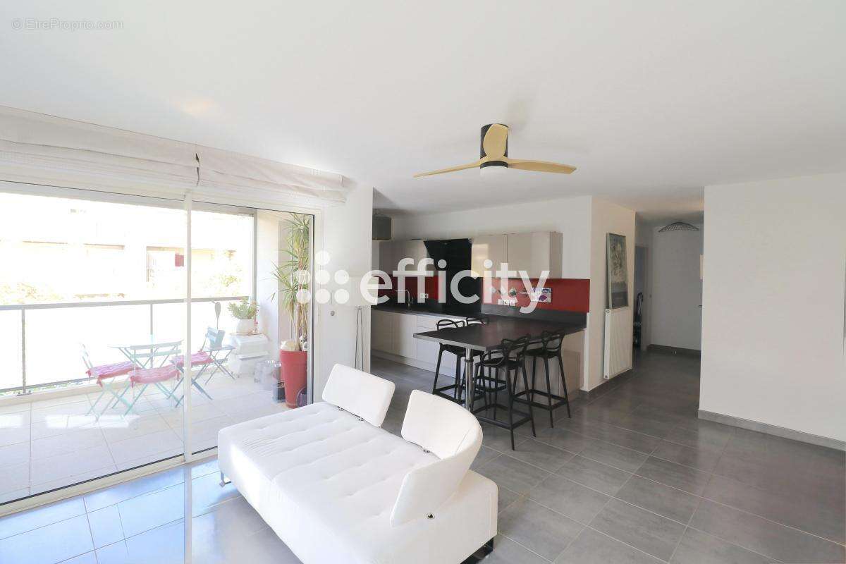 Appartement à LATTES