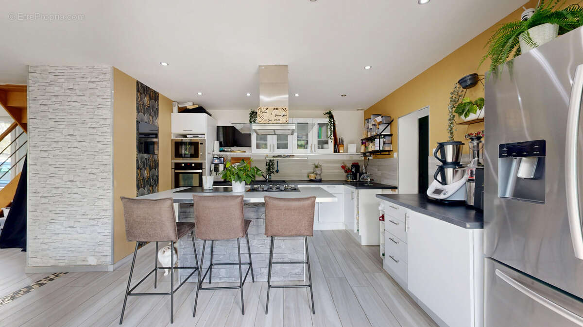 Maison à REFFUVEILLE