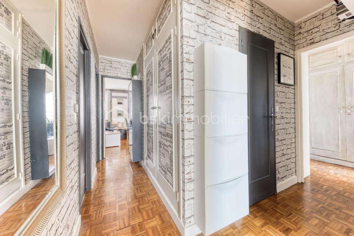 Appartement à PARIS-20E