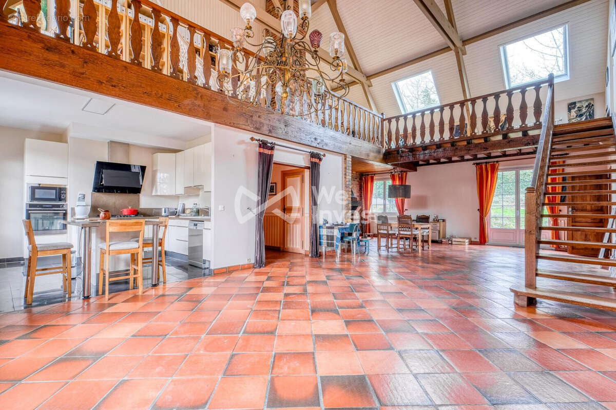 Maison 270 m² à Magny-Le-Hongre  - photo 3