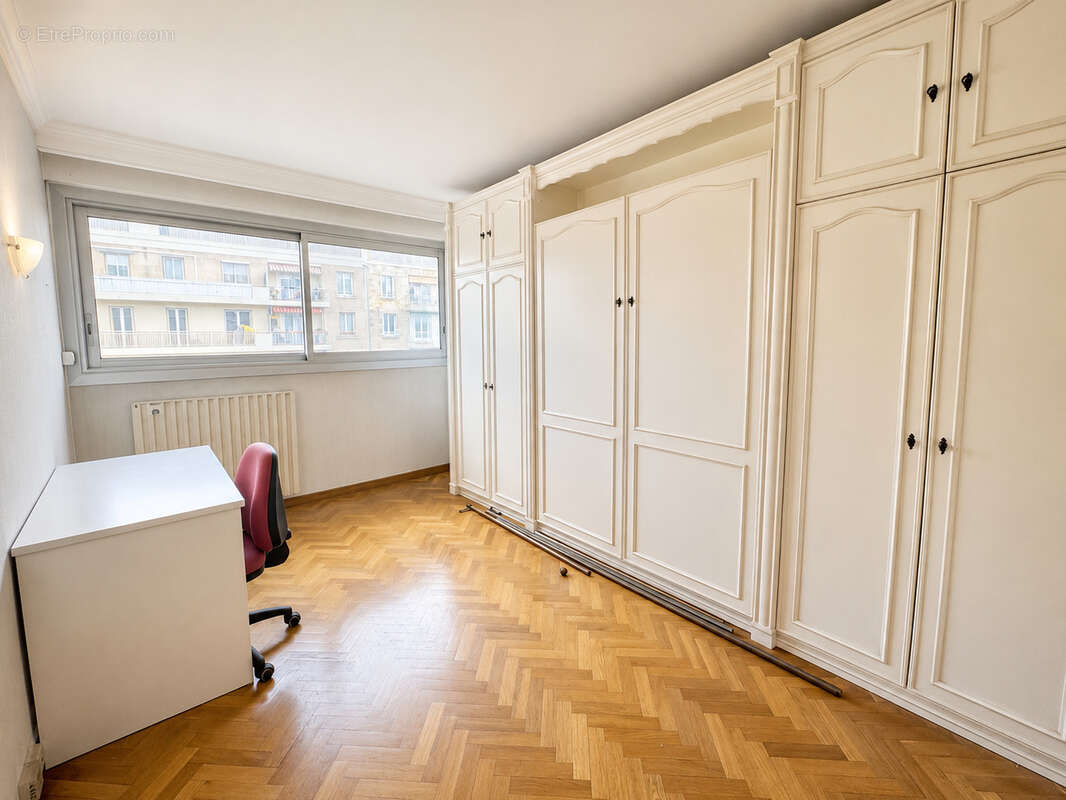Appartement à MARSEILLE-5E