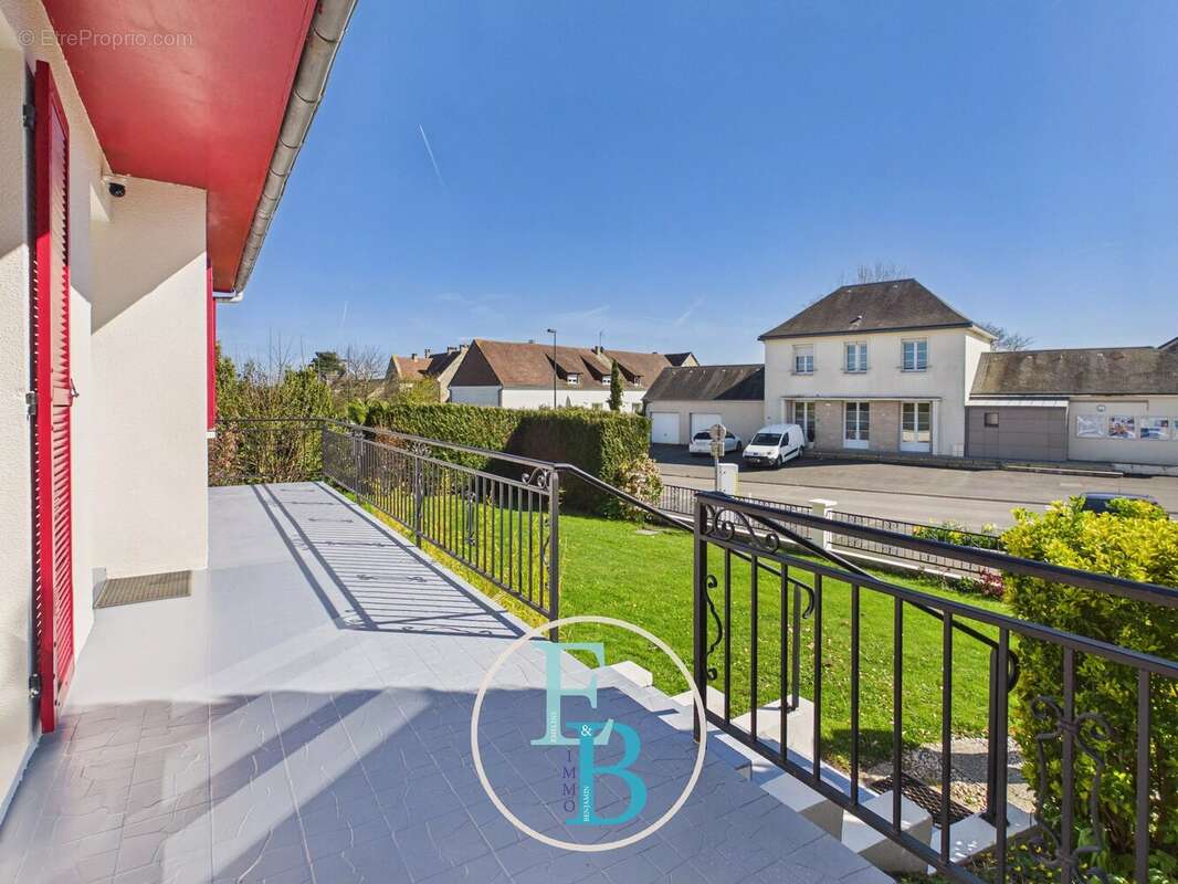 Maison à LE MESNIL-PATRY