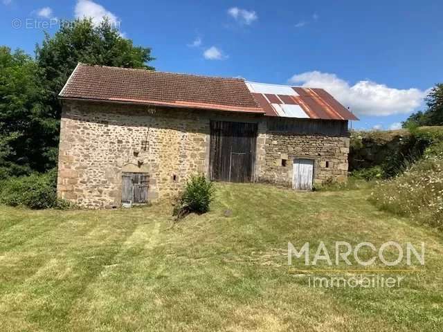 Maison à SAINT-HILAIRE-LE-CHATEAU