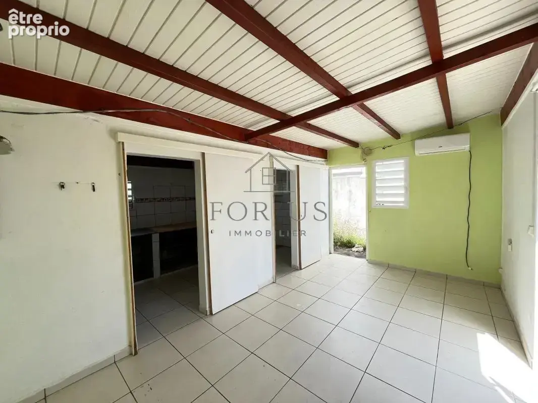 A VENDRE : Maison à rénover Capesterre-Belle-Eau (97130° - photo 3