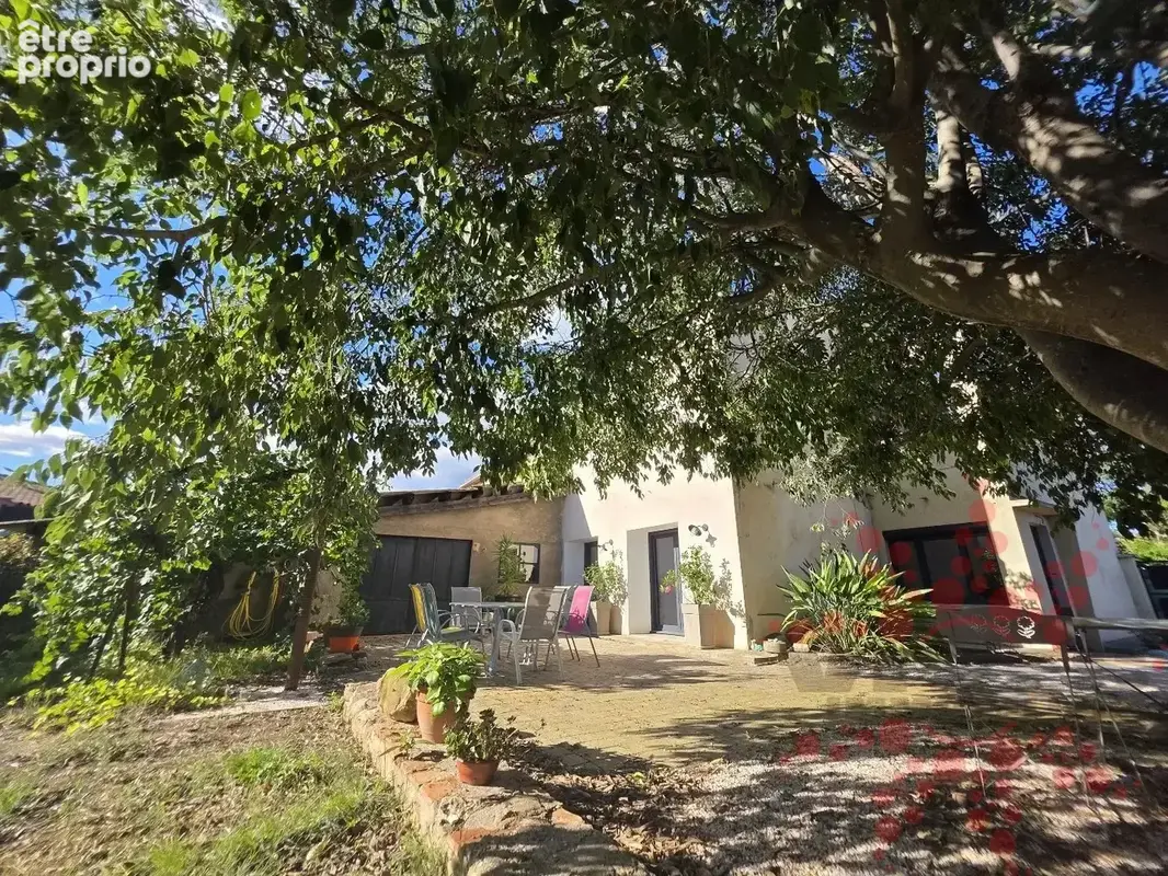 Maison T4 de 132 m² avec garage, atelier et plus de 200 m² d'espaces annexes à aménager ! - photo 2