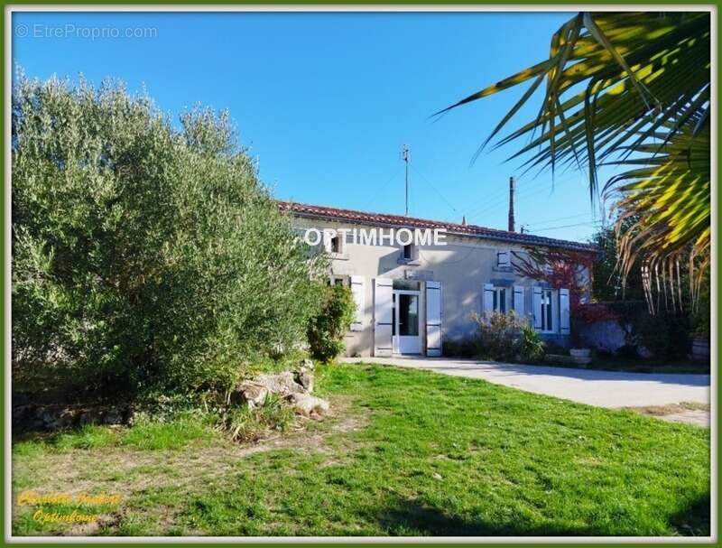 Maison à BARBEZIEUX-SAINT-HILAIRE