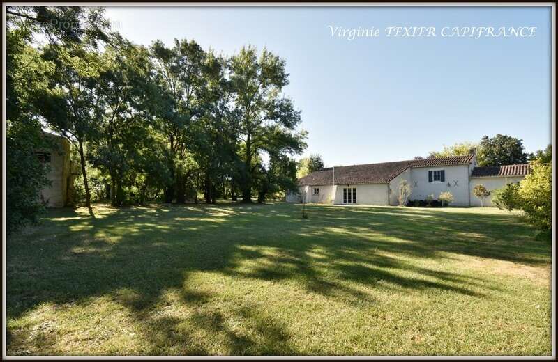 Maison à vendre 10 pièces VILLENEUVE LA COMTESSE (17) sur 4800 m² de terrain avec dépendances - photo 15