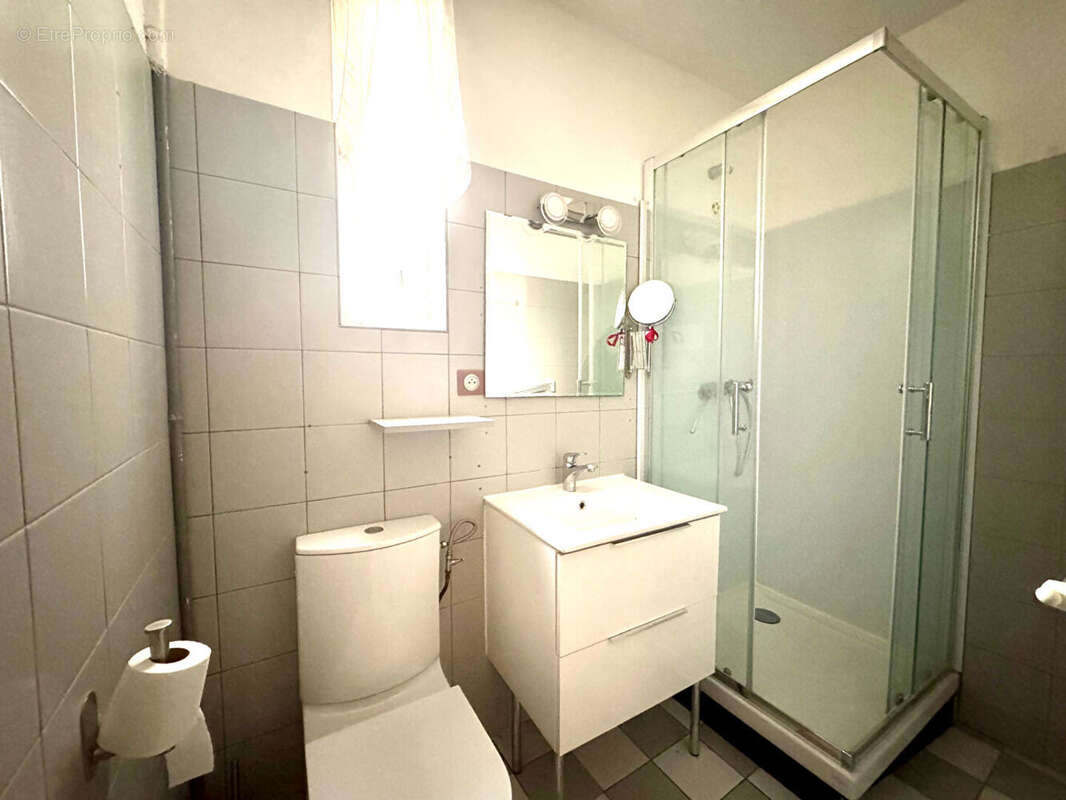 Ref : amesolaire - place carnot - appartement t3 bis - 2/3 chambres - cave - photo 7