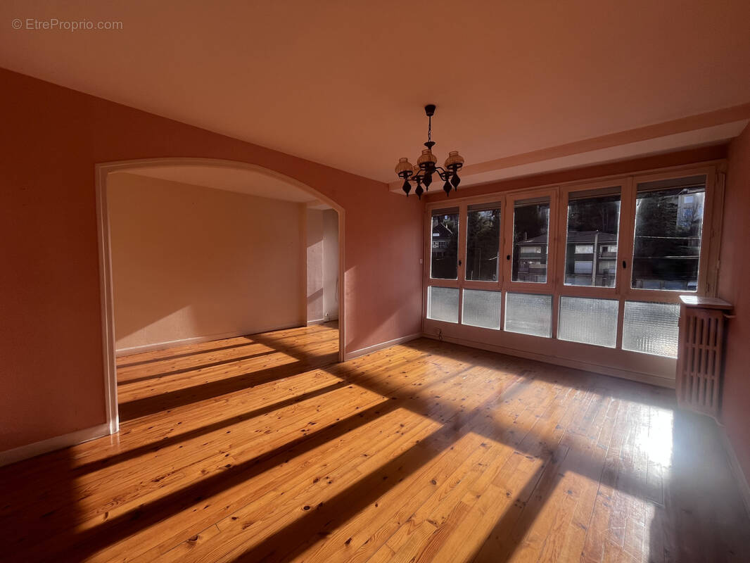 Appartement à SAINT-ETIENNE