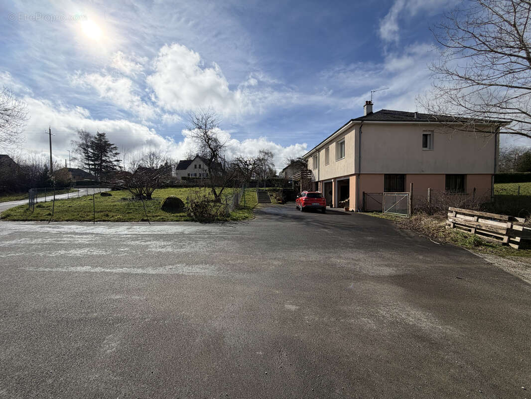 Maison à LUC-LA-PRIMAUBE