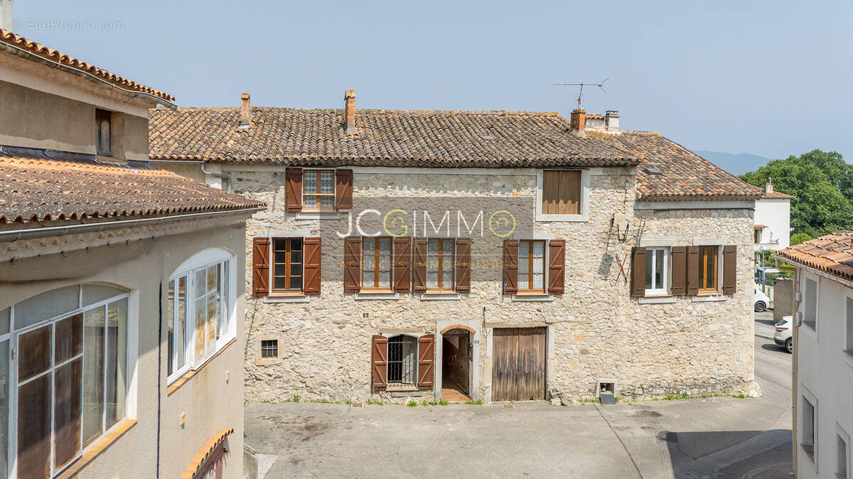 Maison à CARNOULES